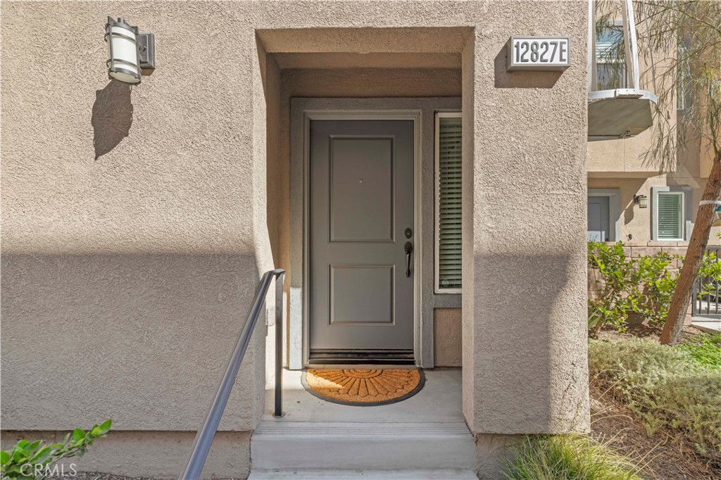 12827 Watt Lane E Property Photo 4