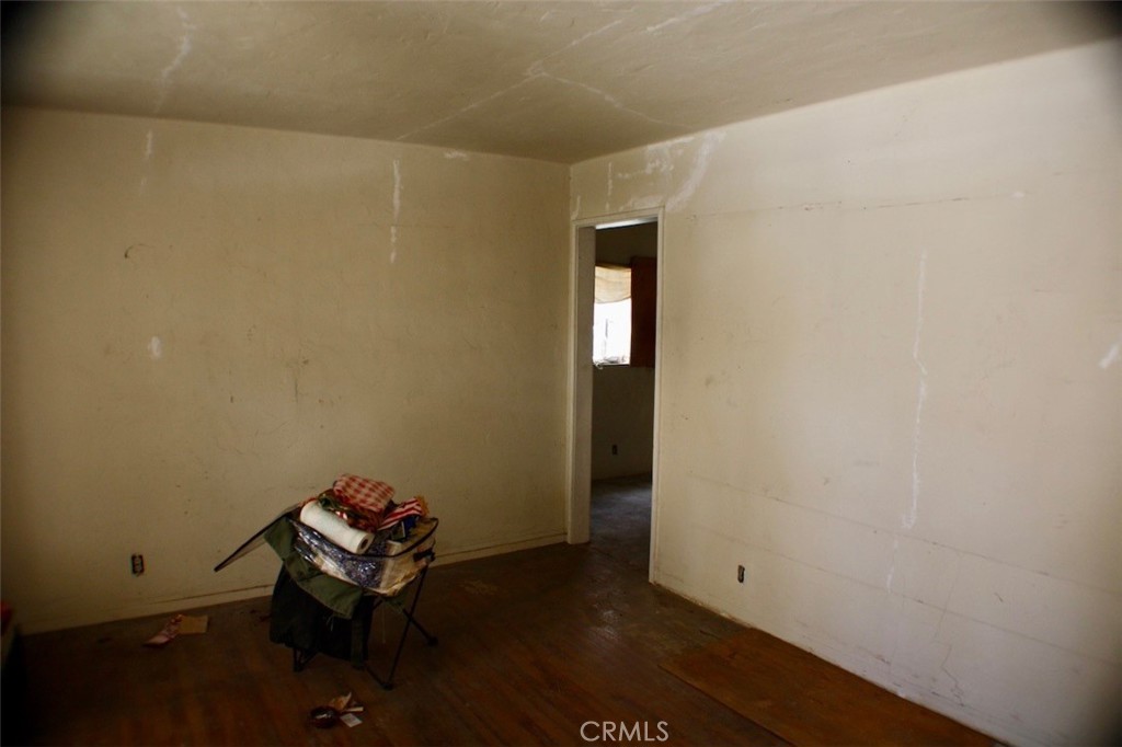 5739 Hazeltine Avenue Property Photo 7