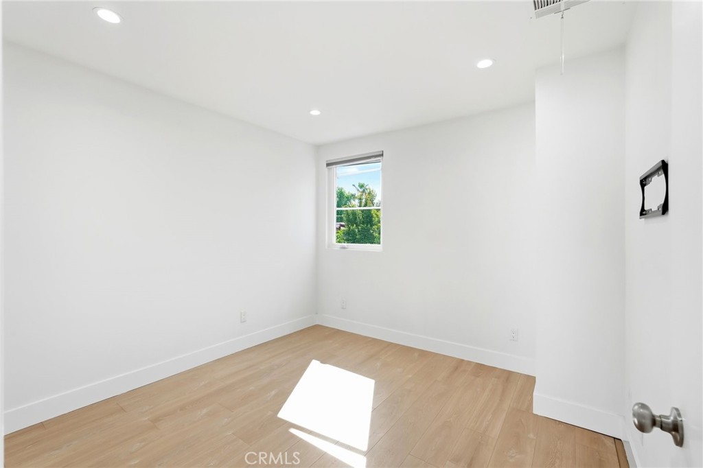 4453 Colfax Avenue Property Photo 12