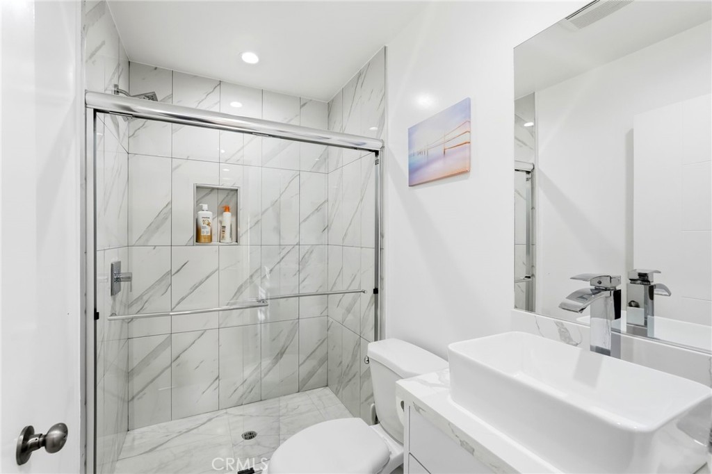 4453 Colfax Avenue Property Photo 14
