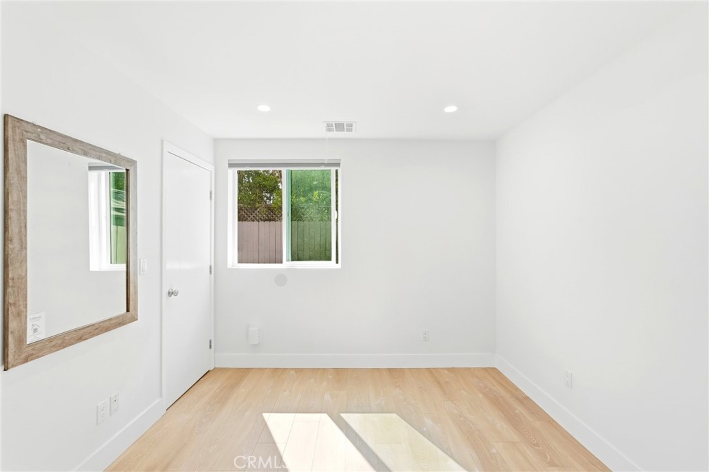 4453 Colfax Avenue Property Photo 15