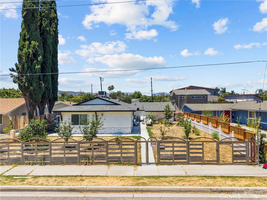 23817 Victory Boulevard Property Photo 1