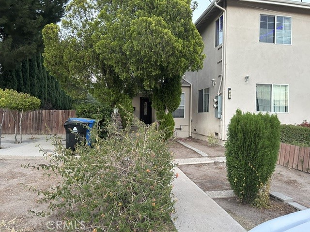 10834 Encino Property Photo 2