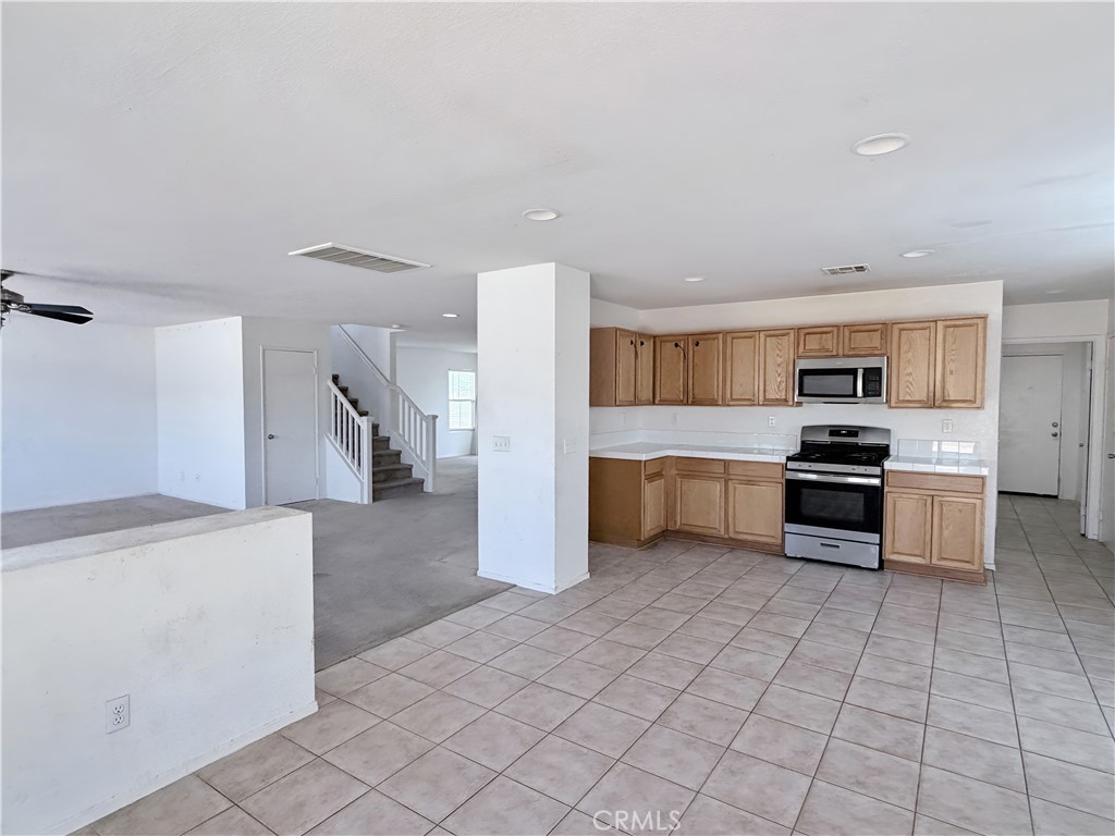 5517 W Avenue L14 Property Photo 4