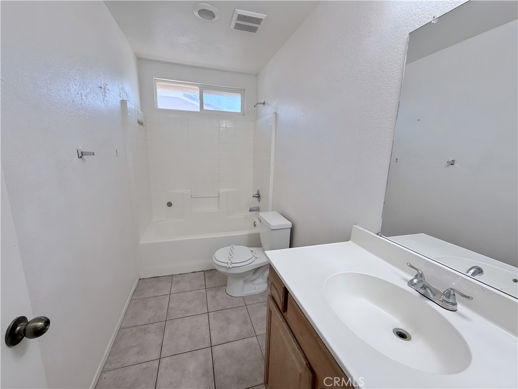5517 W Avenue L14 Property Photo 10