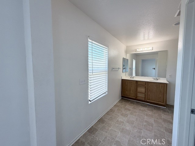 5517 W Avenue L14 Property Photo 12