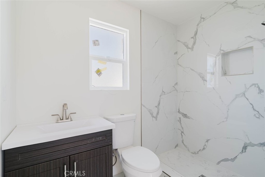 6517 Bellaire Avenue Property Photo 45