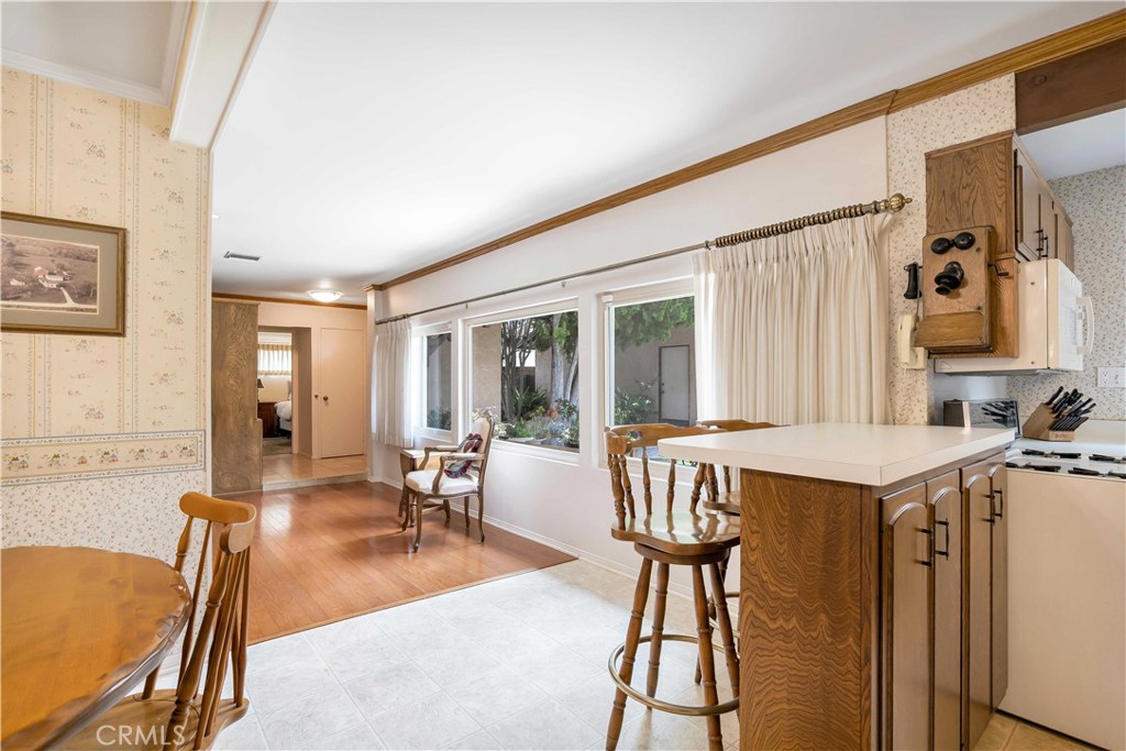 15803 Gault Street Property Photo 15