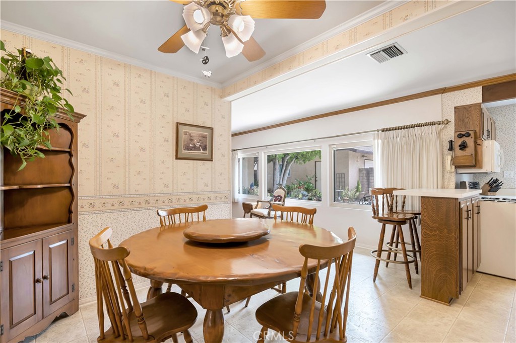 15803 Gault Street Property Photo 16