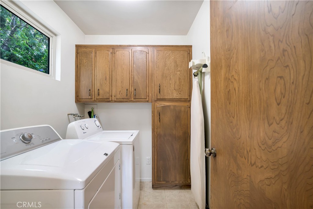 15803 Gault Street Property Photo 21