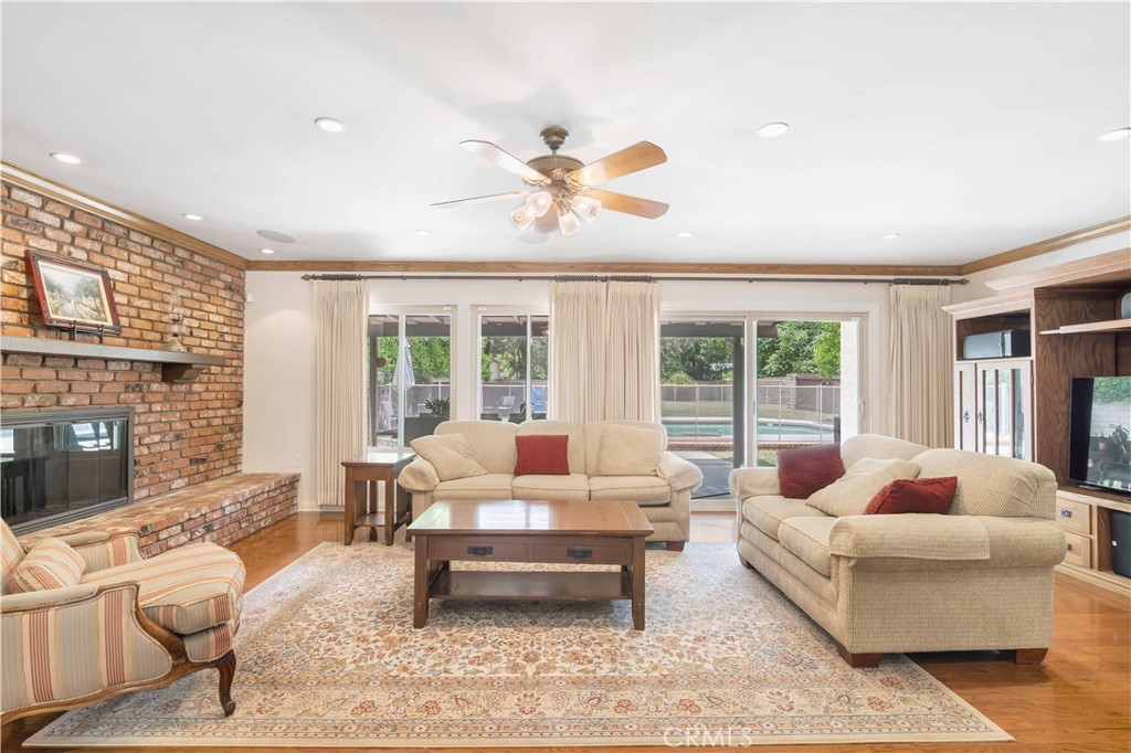 15803 Gault Street Property Photo 23
