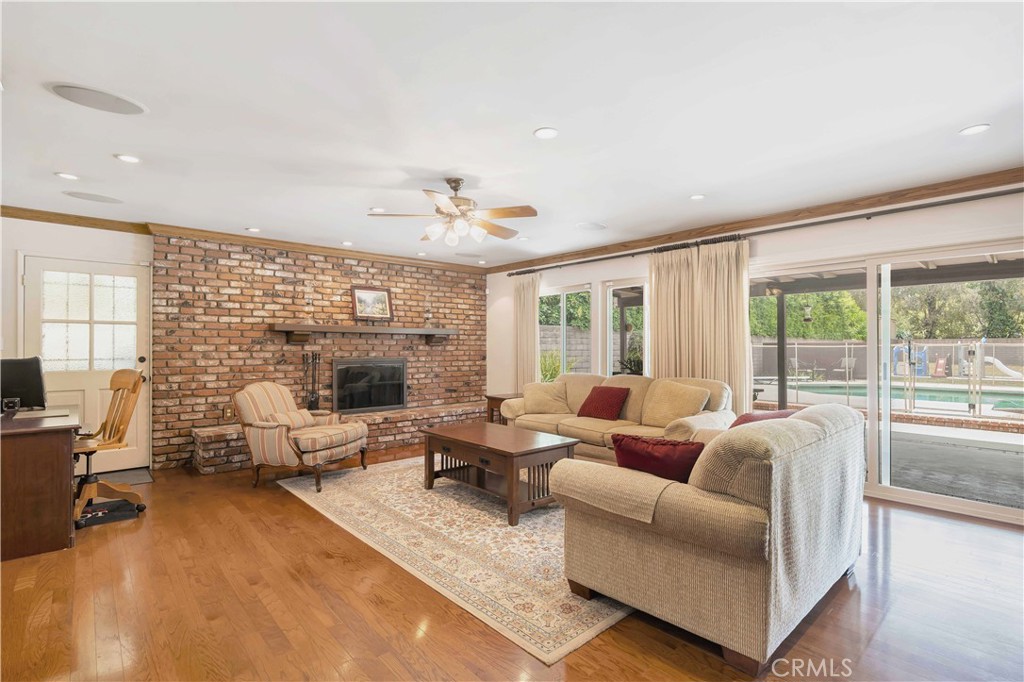15803 Gault Street Property Photo 24