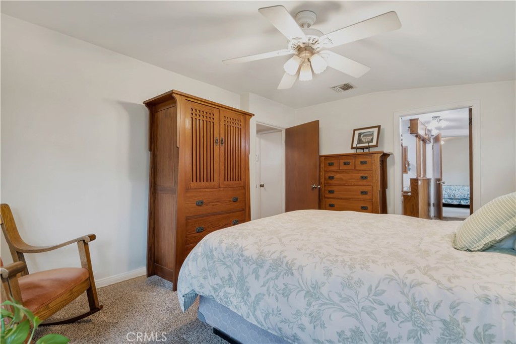 15803 Gault Street Property Photo 28