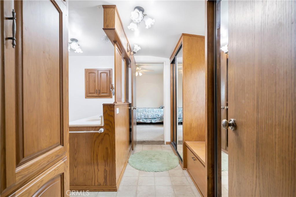 15803 Gault Street Property Photo 29