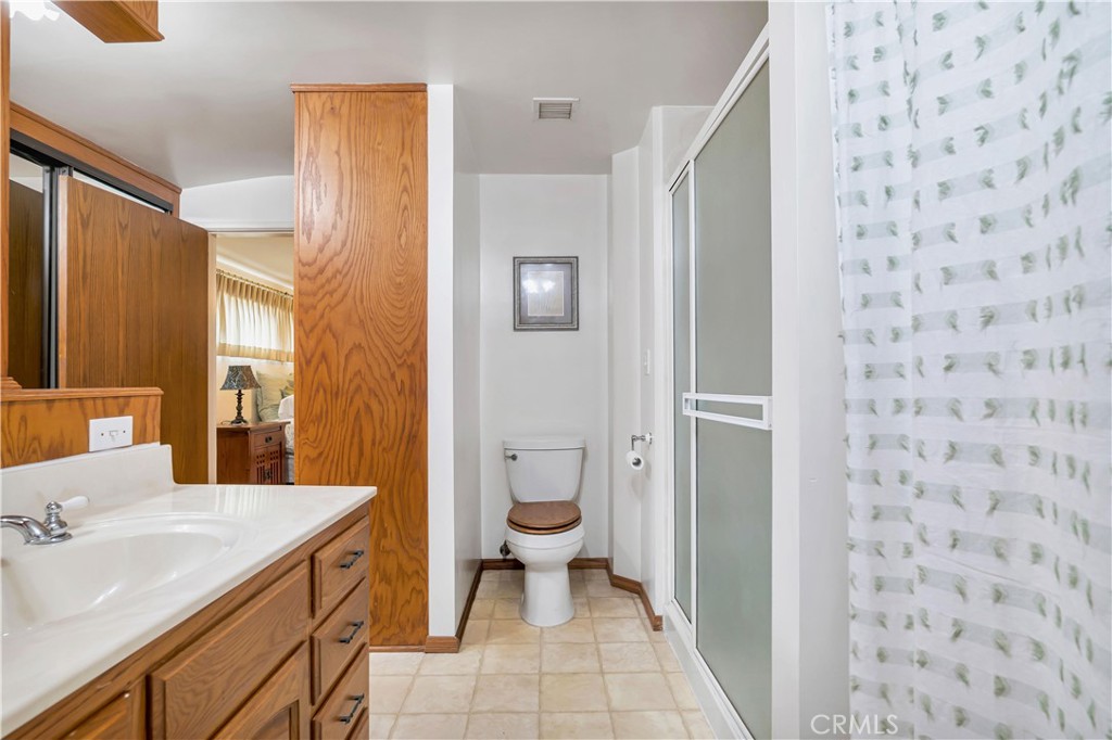 15803 Gault Street Property Photo 32