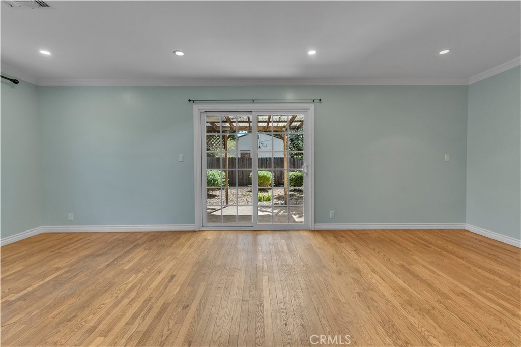 5452 Halbrent Avenue Property Photo 6