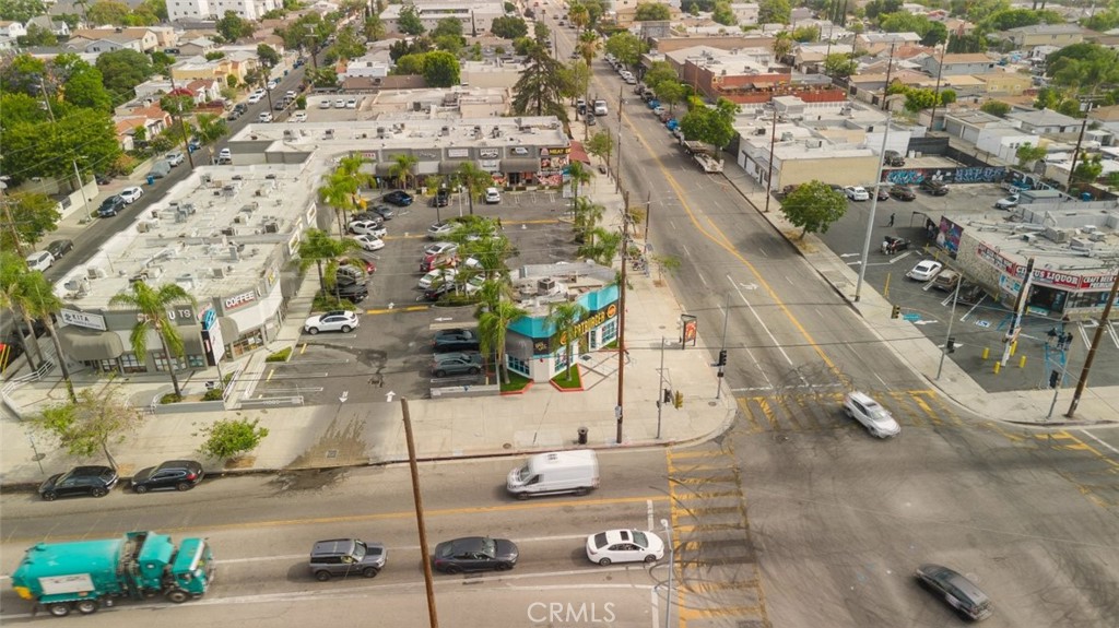 11009 Burbank Boulevard Property Photo 35