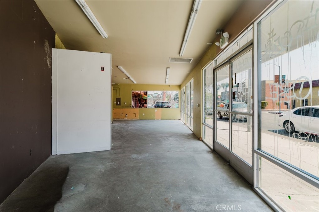 3615 Beverly Boulevard Property Photo 8