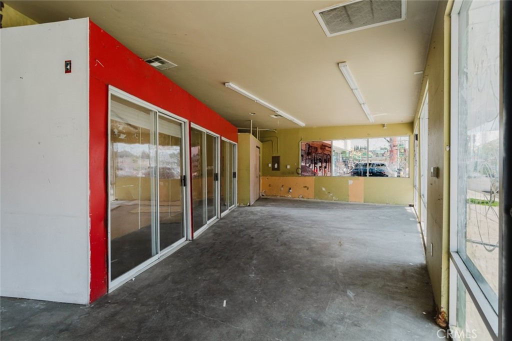 3615 Beverly Boulevard Property Photo 9