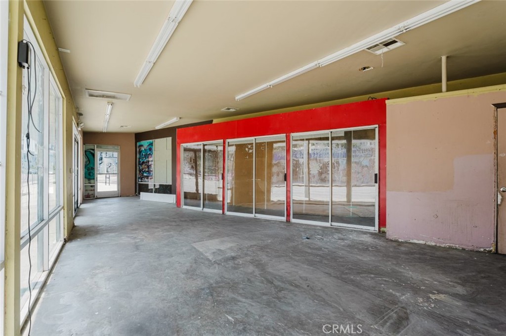 3615 Beverly Boulevard Property Photo 11