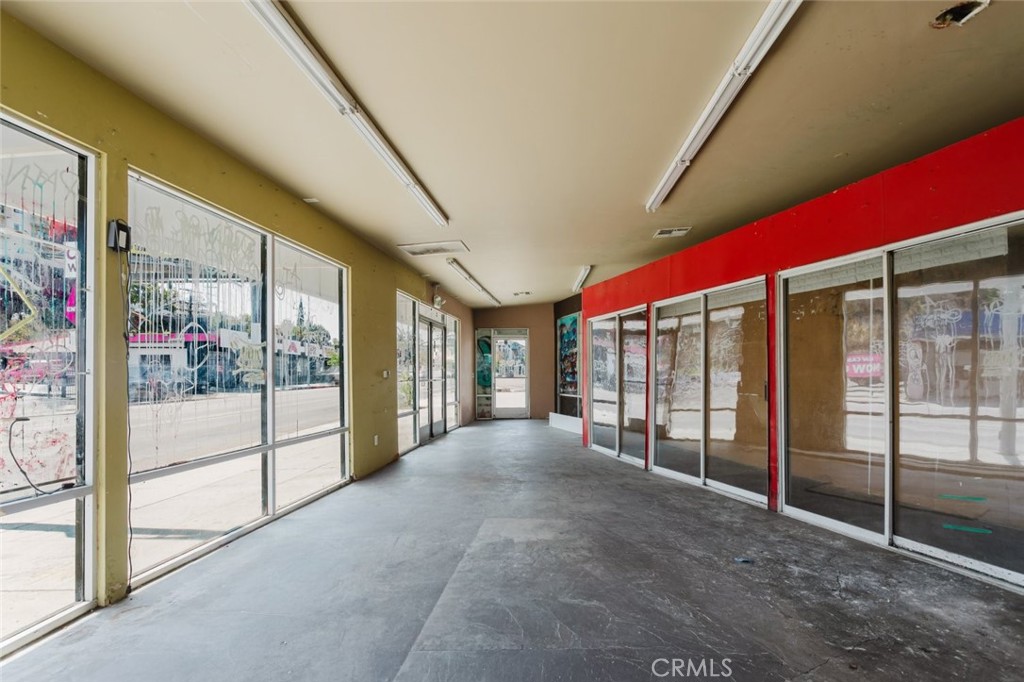 3615 Beverly Boulevard Property Photo 12