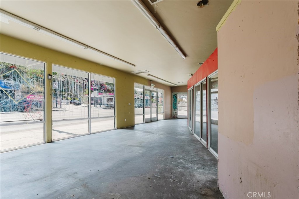3615 Beverly Boulevard Property Photo 13