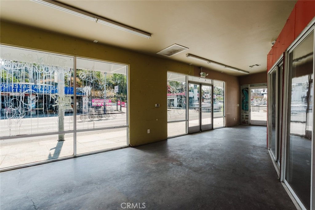 3615 Beverly Boulevard Property Photo 14