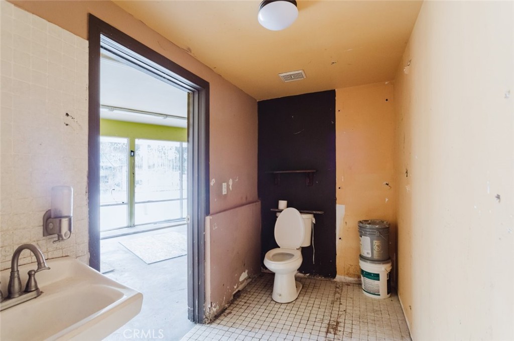 3615 Beverly Boulevard Property Photo 22