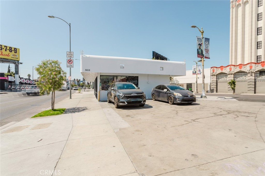 3615 Beverly Boulevard Property Photo 23