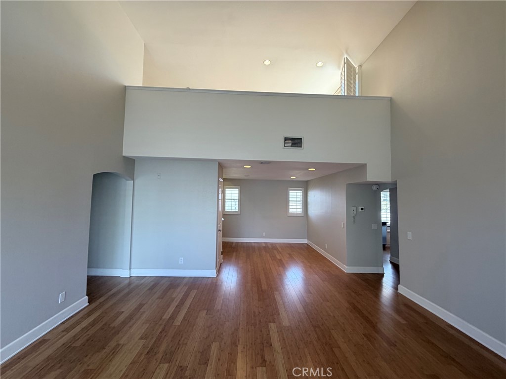 14647 Dickens 8 Property Photo 4