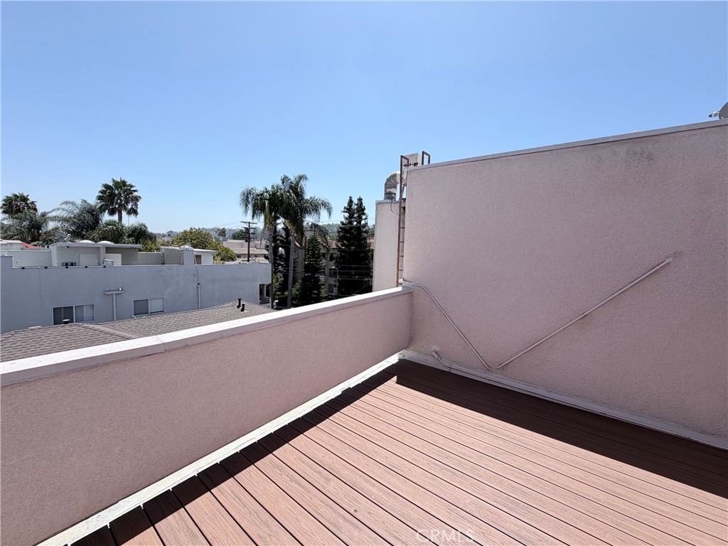 14647 Dickens 8 Property Photo 17