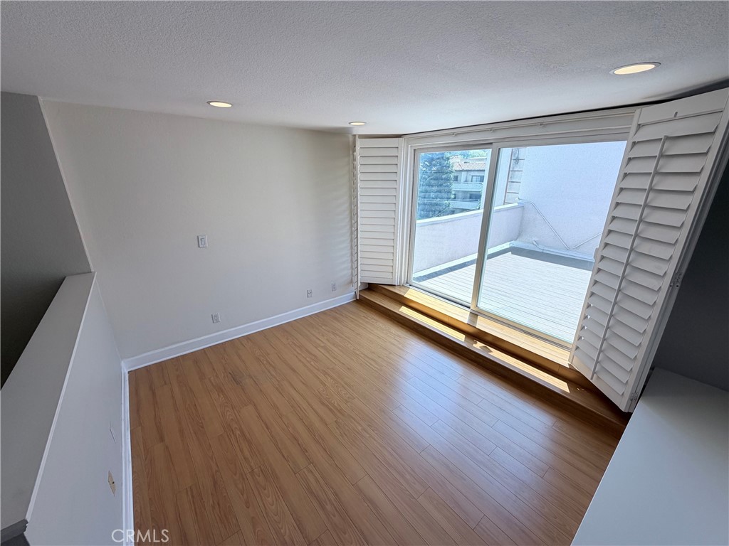 14647 Dickens 8 Property Photo 18