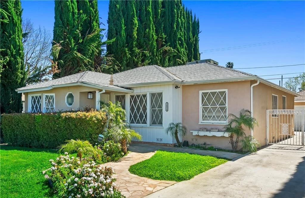 16828 Margate Property Photo 3