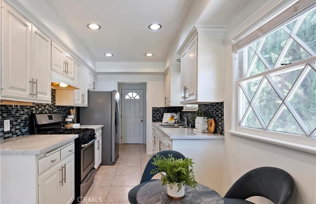 16828 Margate Property Photo 11