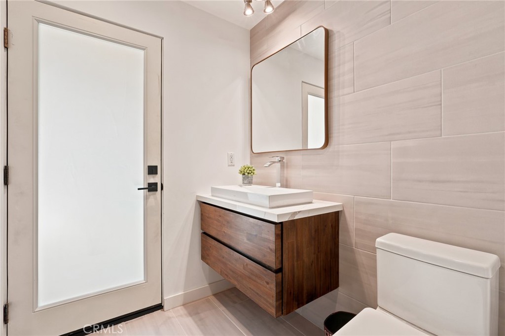 425 N Alfred 2 Property Photo 16