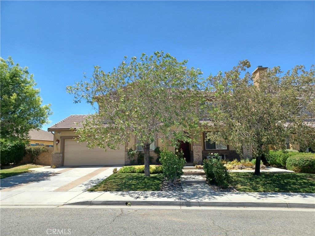37105 Firethorn Property Photo 2