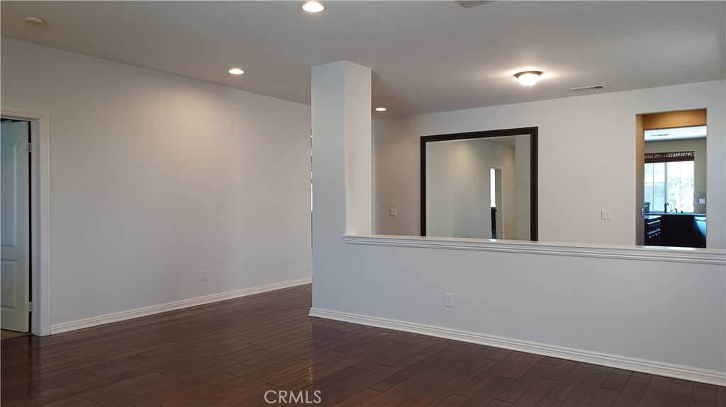 37105 Firethorn Property Photo 7