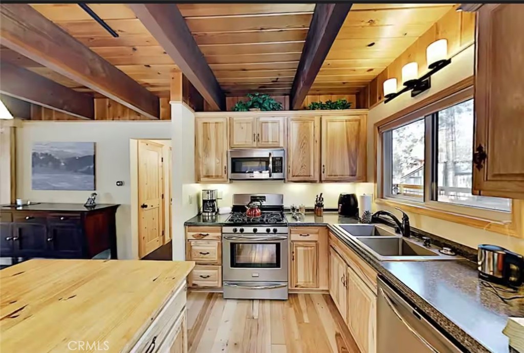 637 St Moritz Property Photo 6