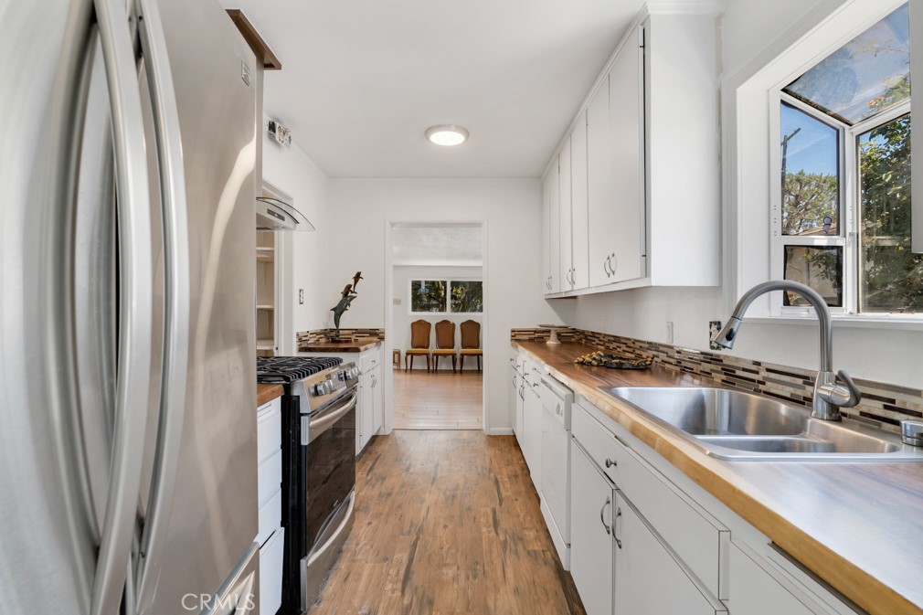 8226 Whiteoak Avenue Property Photo 10