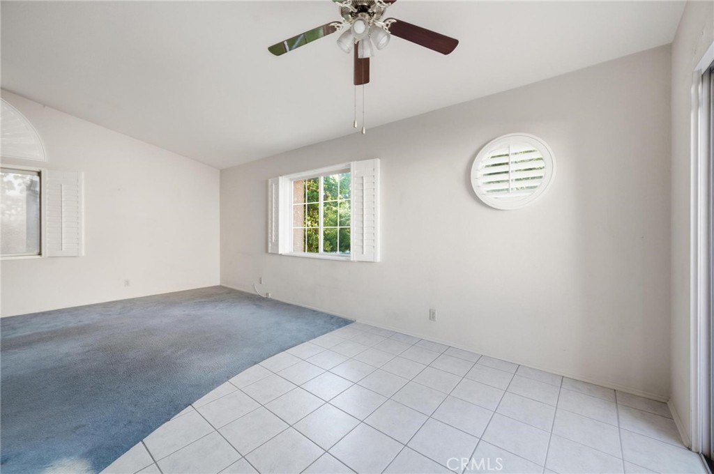 25238 Steinbeck Avenue E Property Photo 3