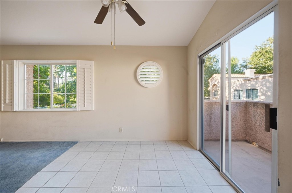 25238 Steinbeck Avenue E Property Photo 4