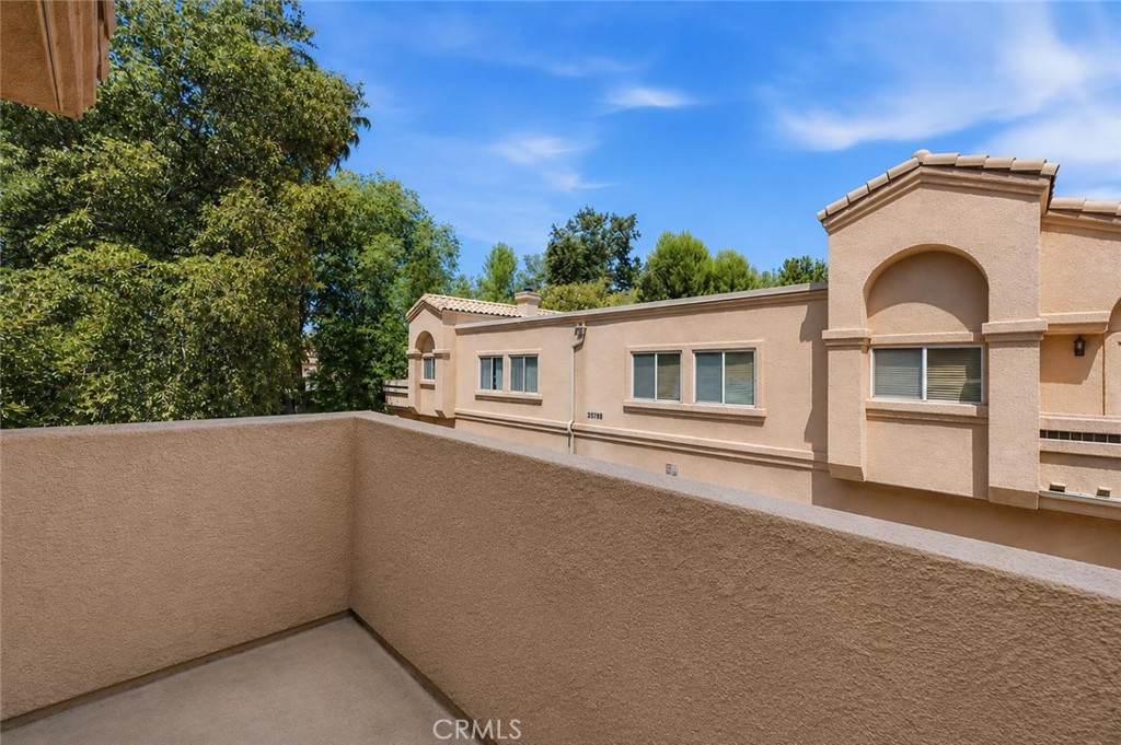 25238 Steinbeck Avenue E Property Photo 5