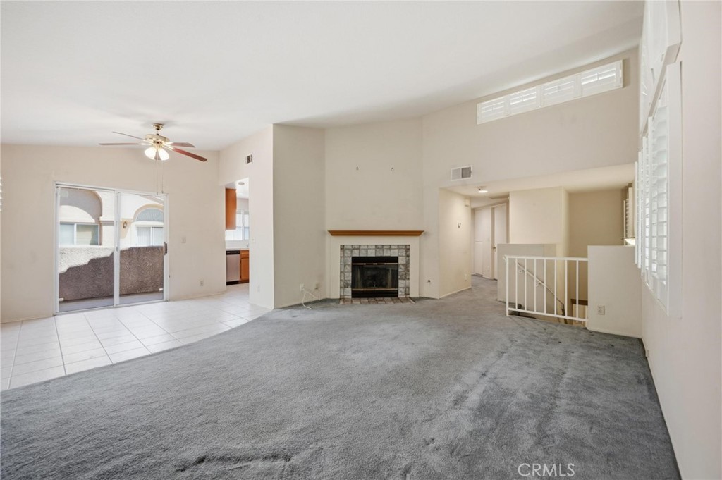 25238 Steinbeck Avenue E Property Photo 9