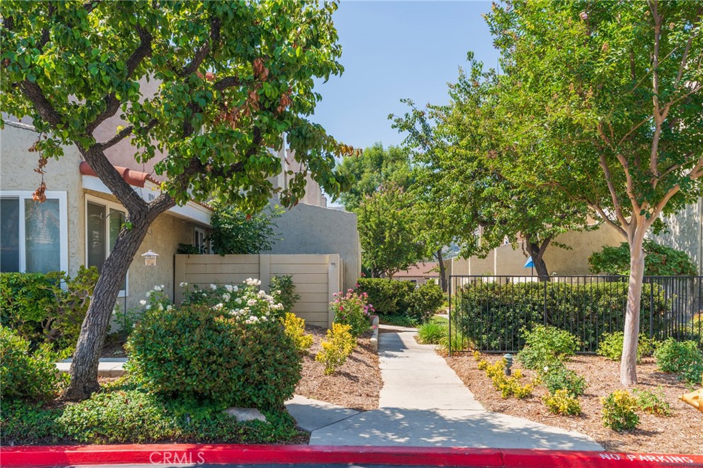 5694 E Los Angeles Property Photo 3