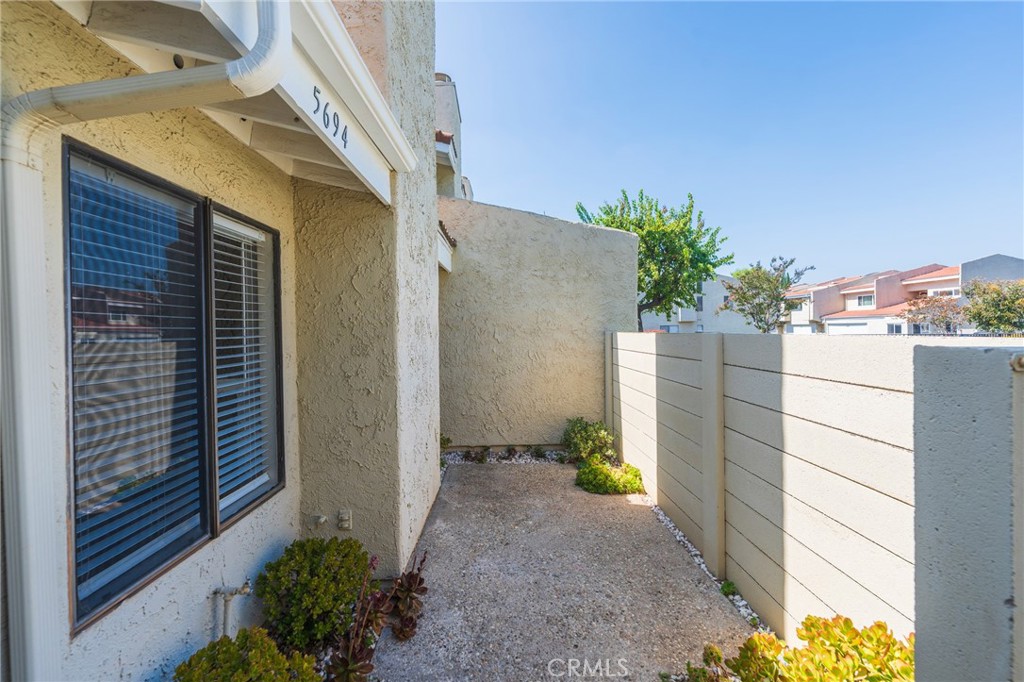 5694 E Los Angeles Property Photo 5