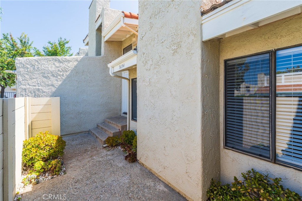 5694 E Los Angeles Property Photo 6