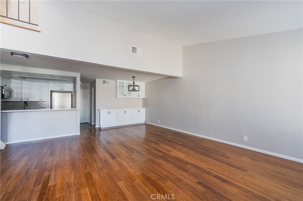 5694 E Los Angeles Property Photo 12