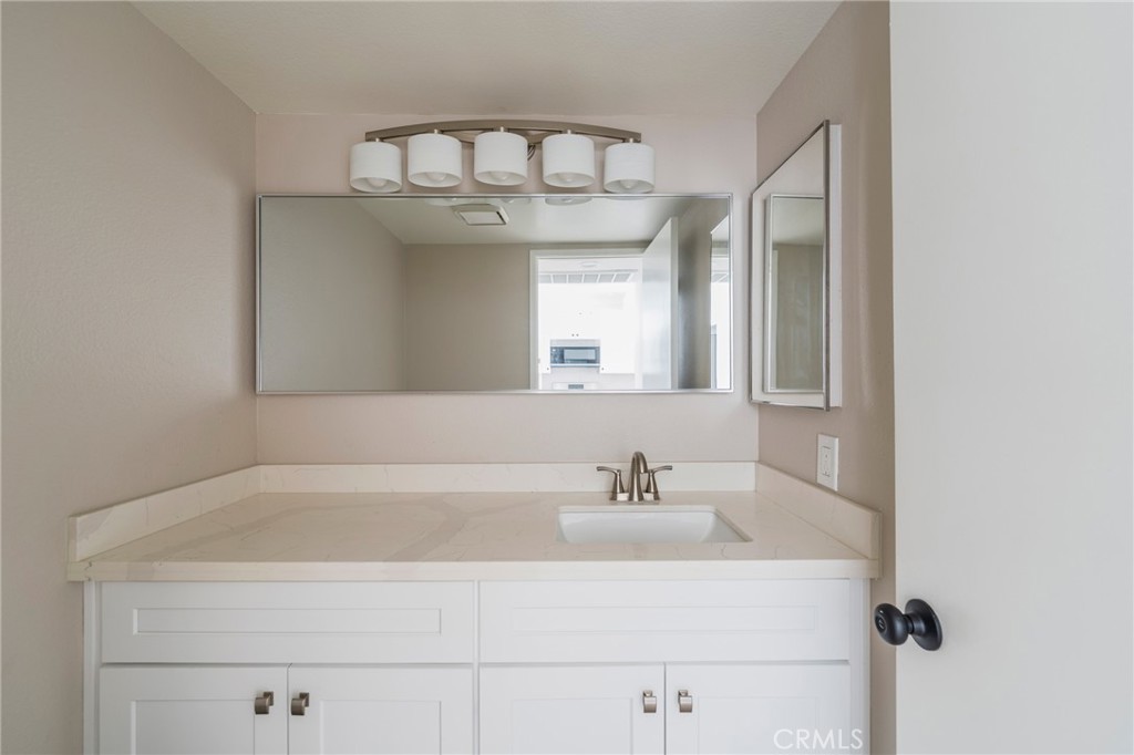 5694 E Los Angeles Property Photo 15