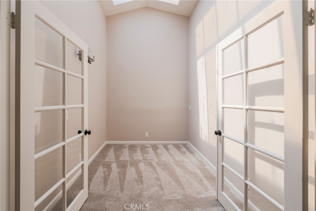5694 E Los Angeles Property Photo 21