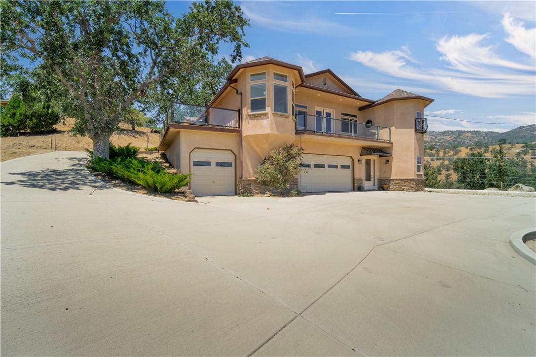 29801 Greenwater Drive Property Photo 2